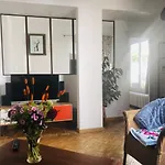 Beautiful And Bright Appartement In Montmartre