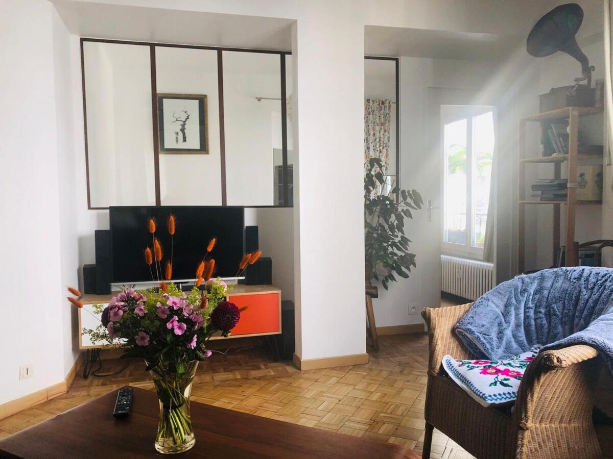 Beautiful And Bright In Montmartre Appartement *
