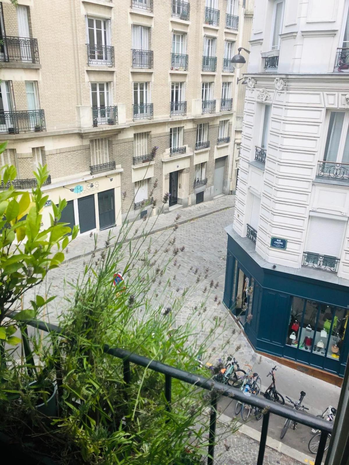 Beautiful And Bright In Montmartre *